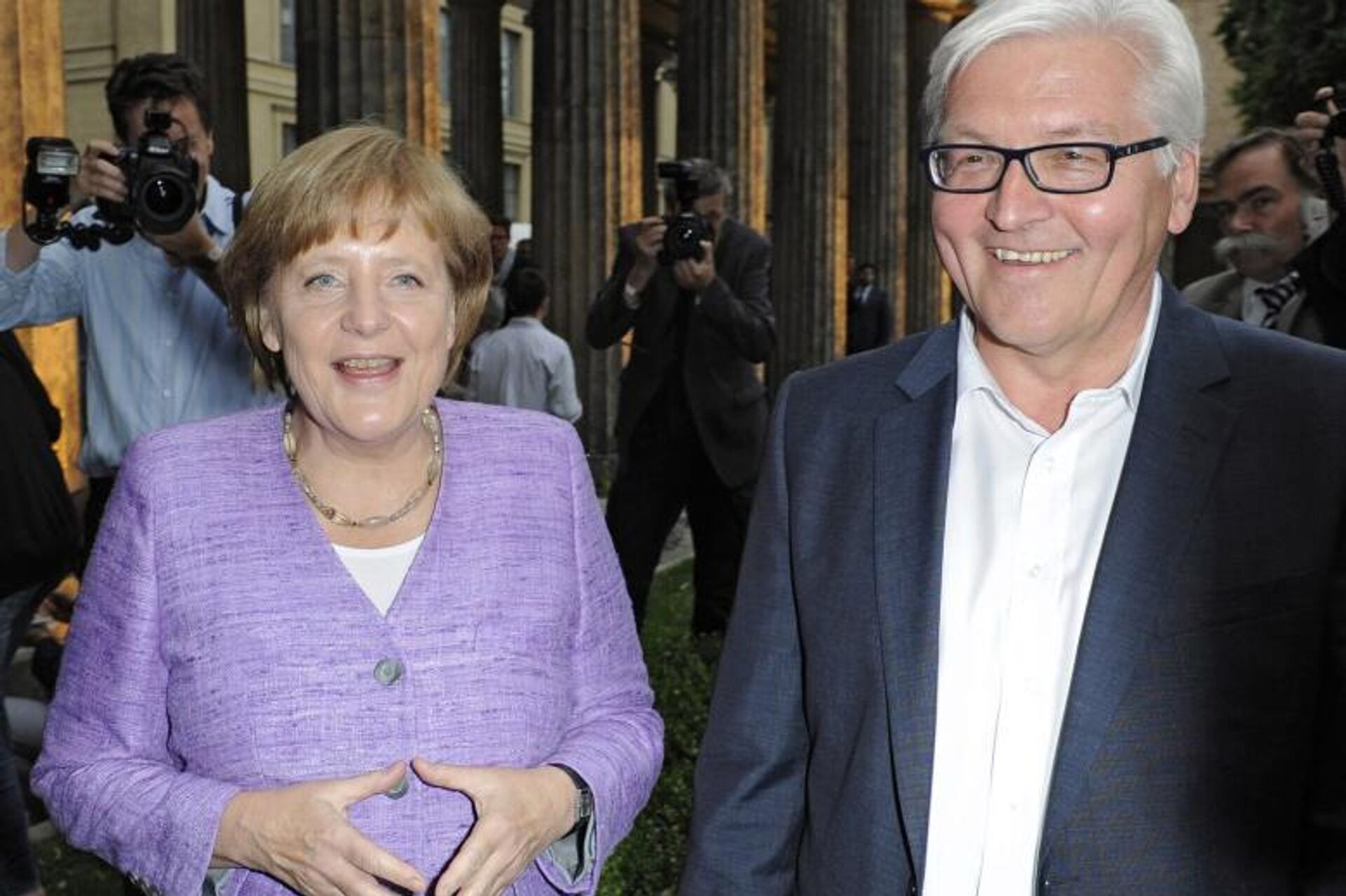 Штайнмайер и Меркель - РИА Новости, 1920, 30.11.2025