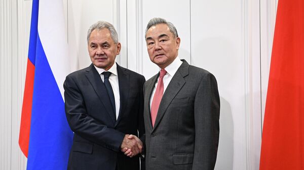 Встреча секретаря Совбеза РФ Шойгу и министра иностранных дел Китая Ван И Встреча секретаря Совбеза РФ Шойгу и министра иностранных дел Китая Ван И