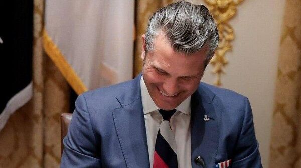 ‼ Министр войны США Пит Хегсет хотел бы, чтобы Путин, Трамп и Зеленский встретились за ужином, рассказал он в интервью журналистке Кэти Миллер: ‼ Министр войны США Пит Хегсет хотел бы, чтобы Путин, Трамп и Зеленский встретились за ужином, рассказал он в интервью журналистке Кэти Миллер: