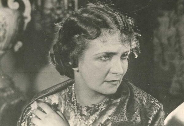 Наталья Ужвий в фильме Прометей