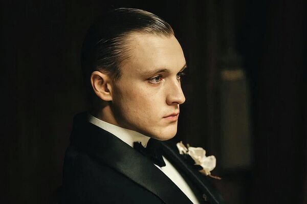 Хроники русской революции. Севастьян Смышников в роли Феликса Юсупова