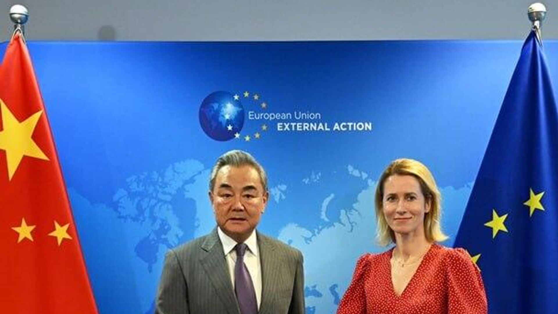 ‼ Глава Евродипломатии Кая Каллас на фоне угроз пошлин ЕС против КНР заявила в Европарламенте, что у Евросоюза больше рычагов экономического давления на Китай ‼ Глава Евродипломатии Кая Каллас на фоне угроз пошлин ЕС против КНР заявила в Европарламенте, что у Евросоюза больше рычагов экономического давления на Китай - РИА Новости, 1920, 09.12.2025