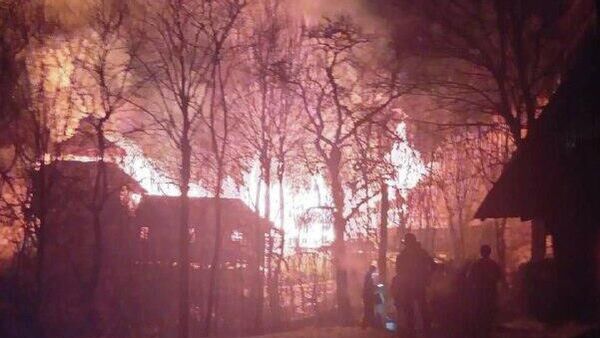 ‼ Под Мукачево горит мужской монастырь УПЦ в селе Кострино