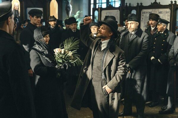 Хроники русской революции. Кадр из фильма