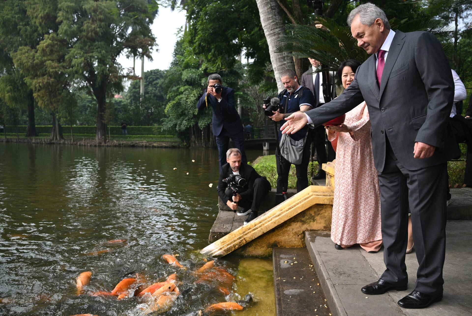 Визит секретаря Совета безопасности РФ Сергея Шойгу во Вьетнам Визит секретаря Совета безопасности РФ Сергея Шойгу во Вьетнам - РИА Новости, 1920, 12.12.2025