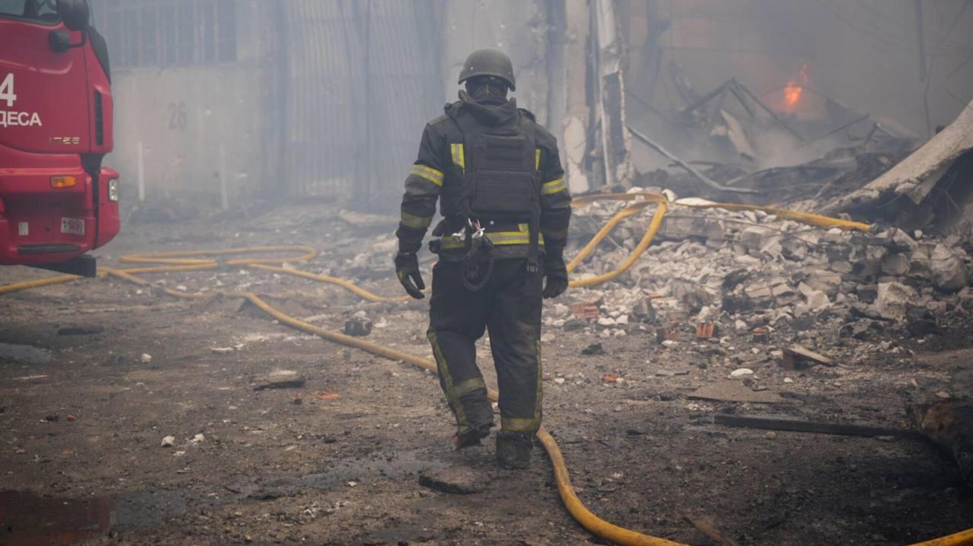 пожарный в Одессе - РИА Новости, 1920, 13.12.2025