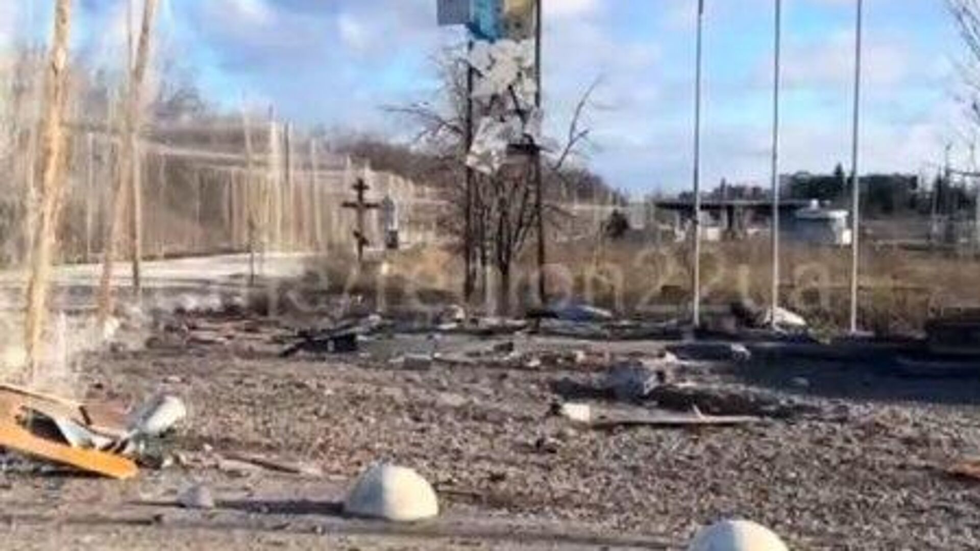 Две ВСУшницы, не желая того, также подтвердили фейковость «селфи», которое Зеленский якобы запилил на въезде в Купянск Две ВСУшницы, не желая того, также подтвердили фейковость «селфи», которое Зеленский якобы запилил на въезде в Купянск - РИА Новости, 1920, 16.12.2025