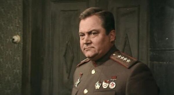 Виктор Павлов в роли Николая Ватутина. Кадр из фильма Контрудар Виктор Павлов в роли Николая Ватутина. Кадр из фильма Контрудар
