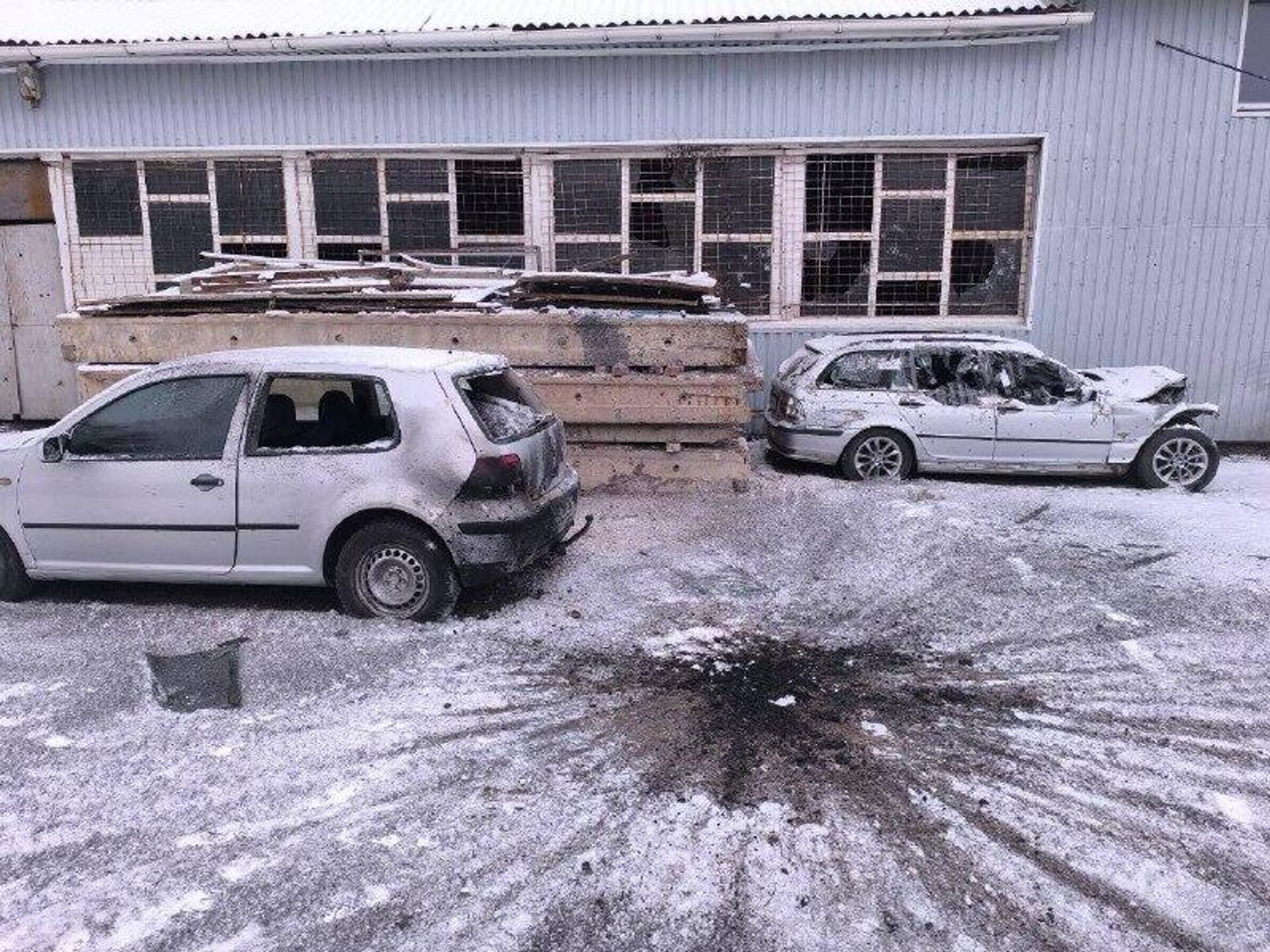 Четыре атаки БПЛА осуществил противник на автомобильную стоянку в городе Васильевке Запорожской области, сообщил губернатор Балицкий Четыре атаки БПЛА осуществил противник на автомобильную стоянку в городе Васильевке Запорожской области, сообщил губернатор Балицкий - РИА Новости, 1920, 16.12.2025