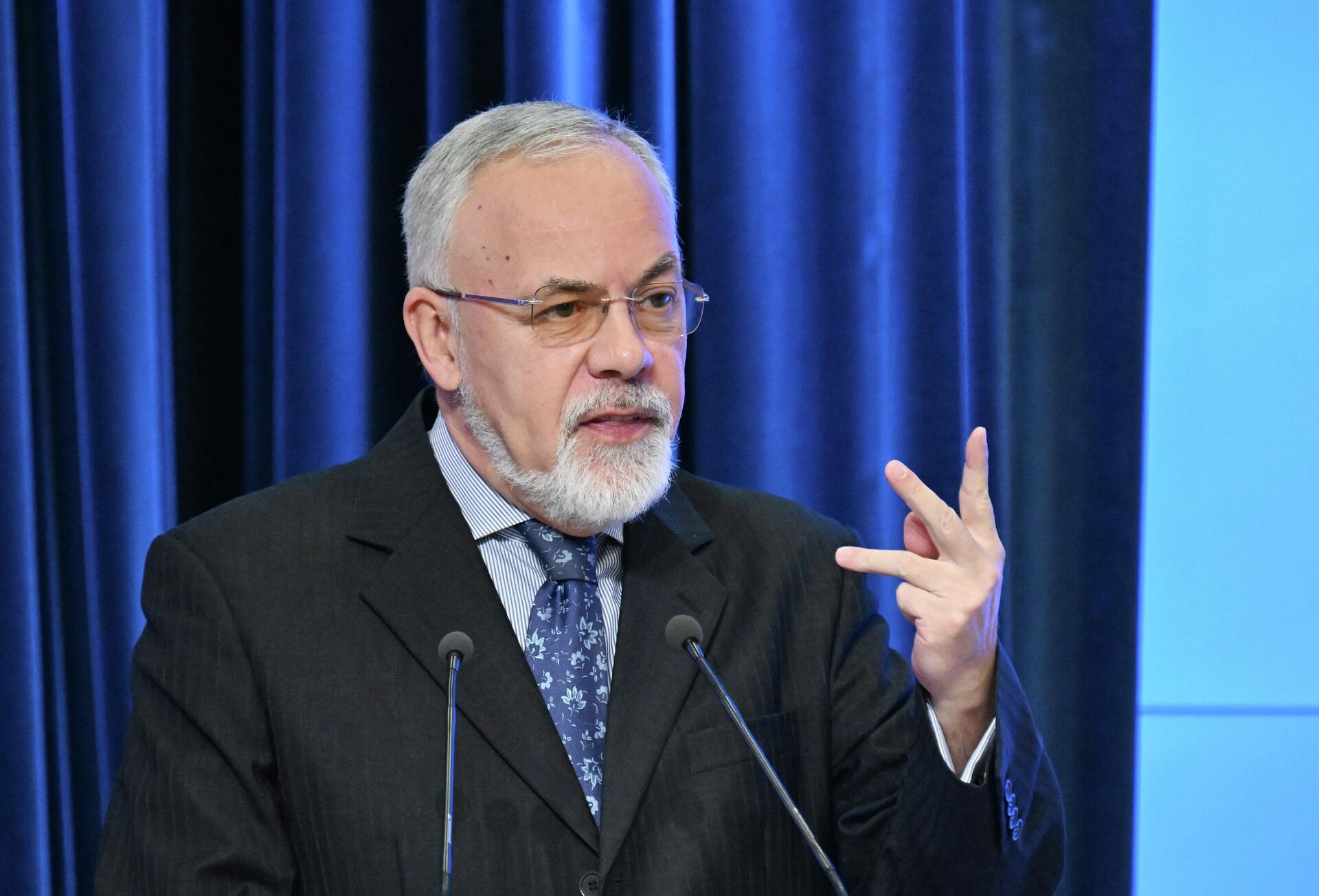 Форсайт-форум Глобальные последствия украинского кризиса в Москве - РИА Новости, 1920, 19.12.2025