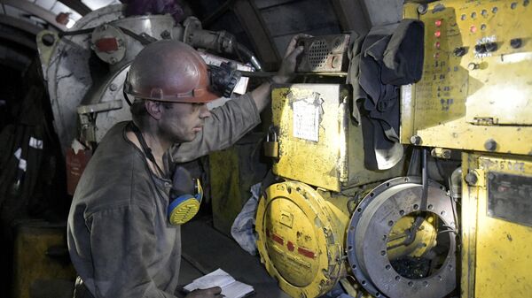 Работа угледобывающей шахты в ДНР