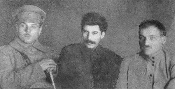 Ворошилов, Сталин, Артём