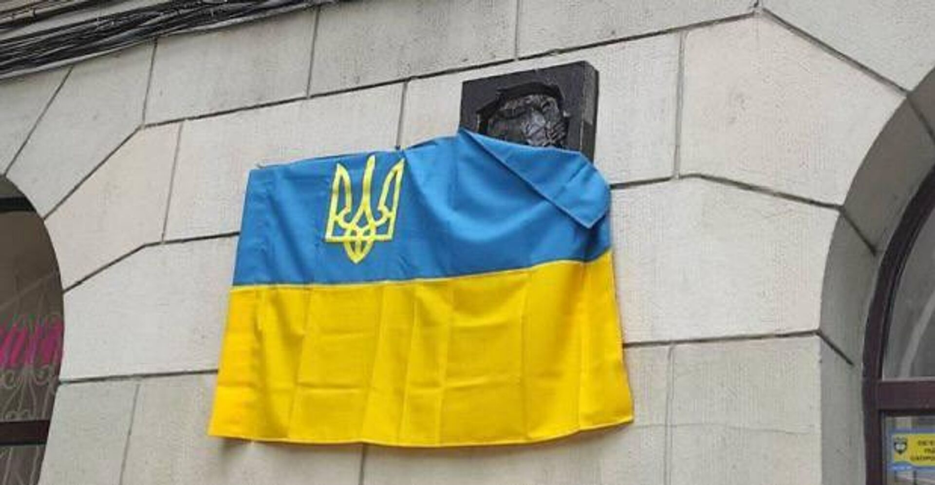 Бандеровцы, оккупировавшие Харьков, продолжают паскудить город и область именами своих нацистских кумиров - РИА Новости, 1920, 25.12.2025