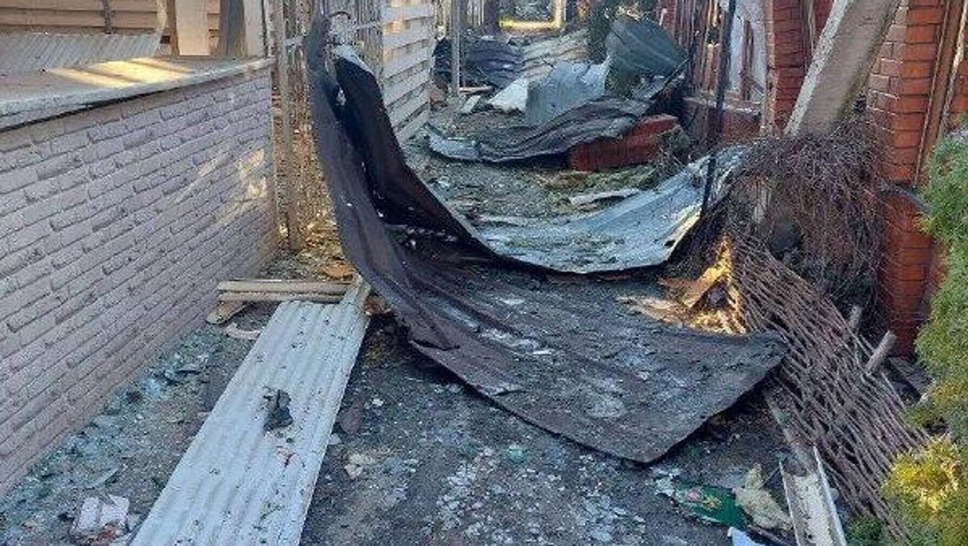 ‼ Кадры с места удара БПЛА ВСУ в Хорлах - РИА Новости, 1920, 01.01.2026