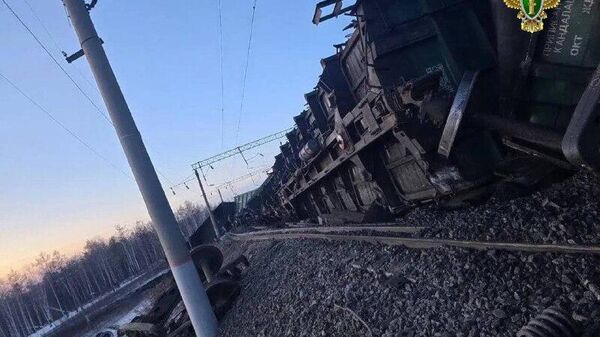 Около 35 вагонов с углем сошли с пути в Амурской области