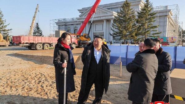 ‼ Ким Чен Ын посадил дерево на территории строящегося музея в честь участников военной операции на Украине из Северной Кореи: