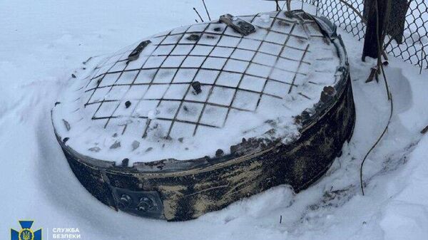СБУ показала обломки, предположительно, боевых блоков Орешника прилетевших по Львовской области