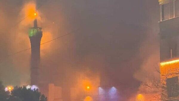 Протестующие в Иране подожгли здания муниципалитета на окраине Тегерана, пишут местные СМИ