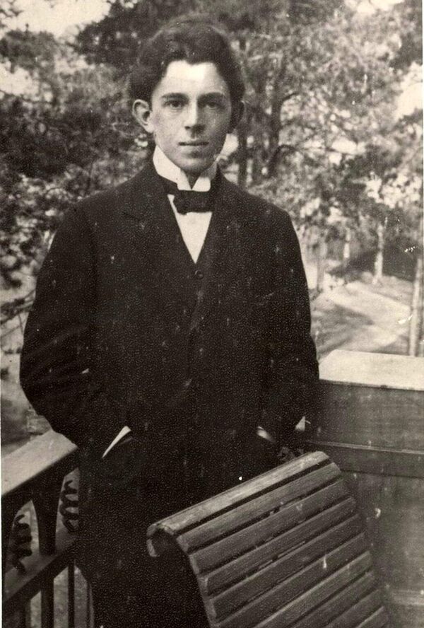 Осип Мандельштам, ок. 1907 года