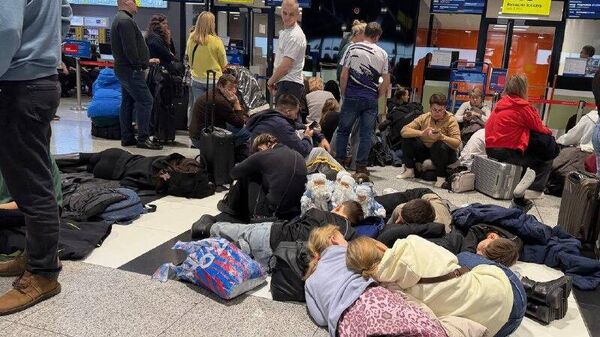 Обстановка в аэропорту Шереметьево на фоне неблагоприятных погодных условий