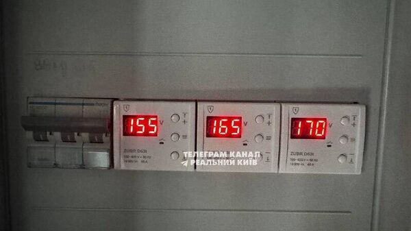 В Киеве остановлена работа систем водоснабжения, теплоснабжения, электротранспорта, сообщает КГГА