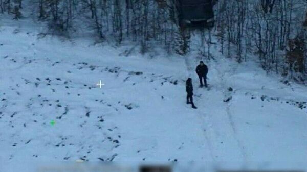 Мужчина на Рендж-Ровере наехал на украинского пограничника, потому что хотел прорваться на в Румынию и вывезти с собой ещё шесть человек — сообщает украинская погранслужба