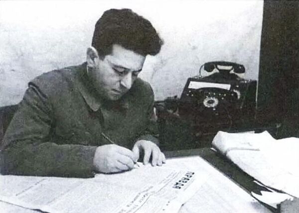 Лев Мехлис - главный редактор газеты Правда