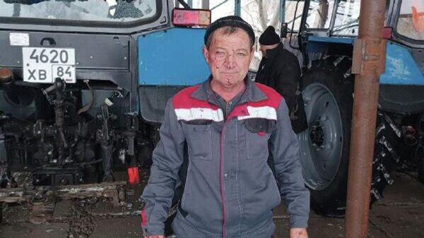 В Каховке дроны ВСУ ударили по простым коммунальщикам — пострадал тракторист