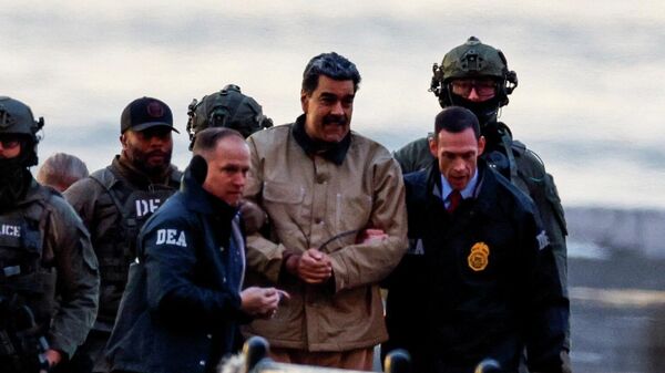 "Никто не хочет связываться с США": Лукьянов о том, почему мир не смог ответить на захват Мадуро