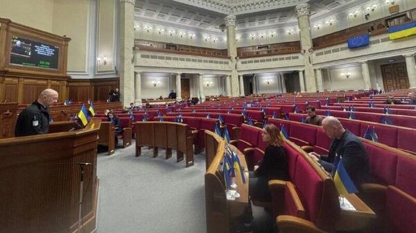 Верховная Рада «приветствует» министра энергетики Шмыгаля практически пустым залом заседаний