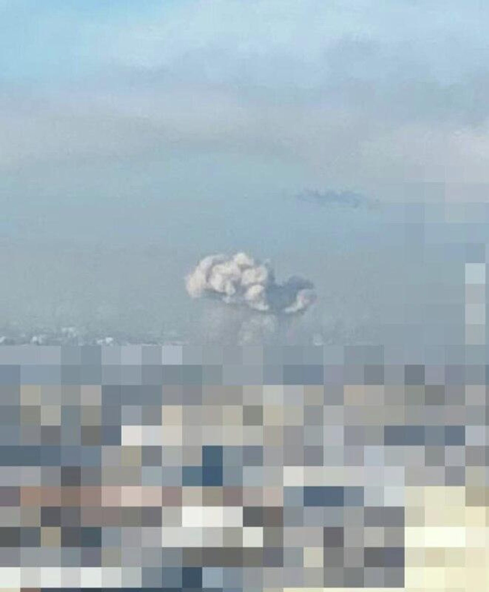 По оперативным сведениям, четыре ракеты Торнадо-С ударили по электроподстанции Харьковская 330 кВ в Слободском районе города Харькова - РИА Новости, 1920, 19.01.2026