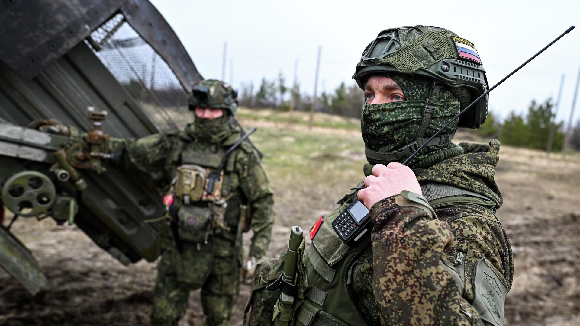 Боевая работа расчета РСЗО Град 83-го самоходного артполка на Краснолиманском направлении СВО - РИА Новости, 1920, 28.01.2026