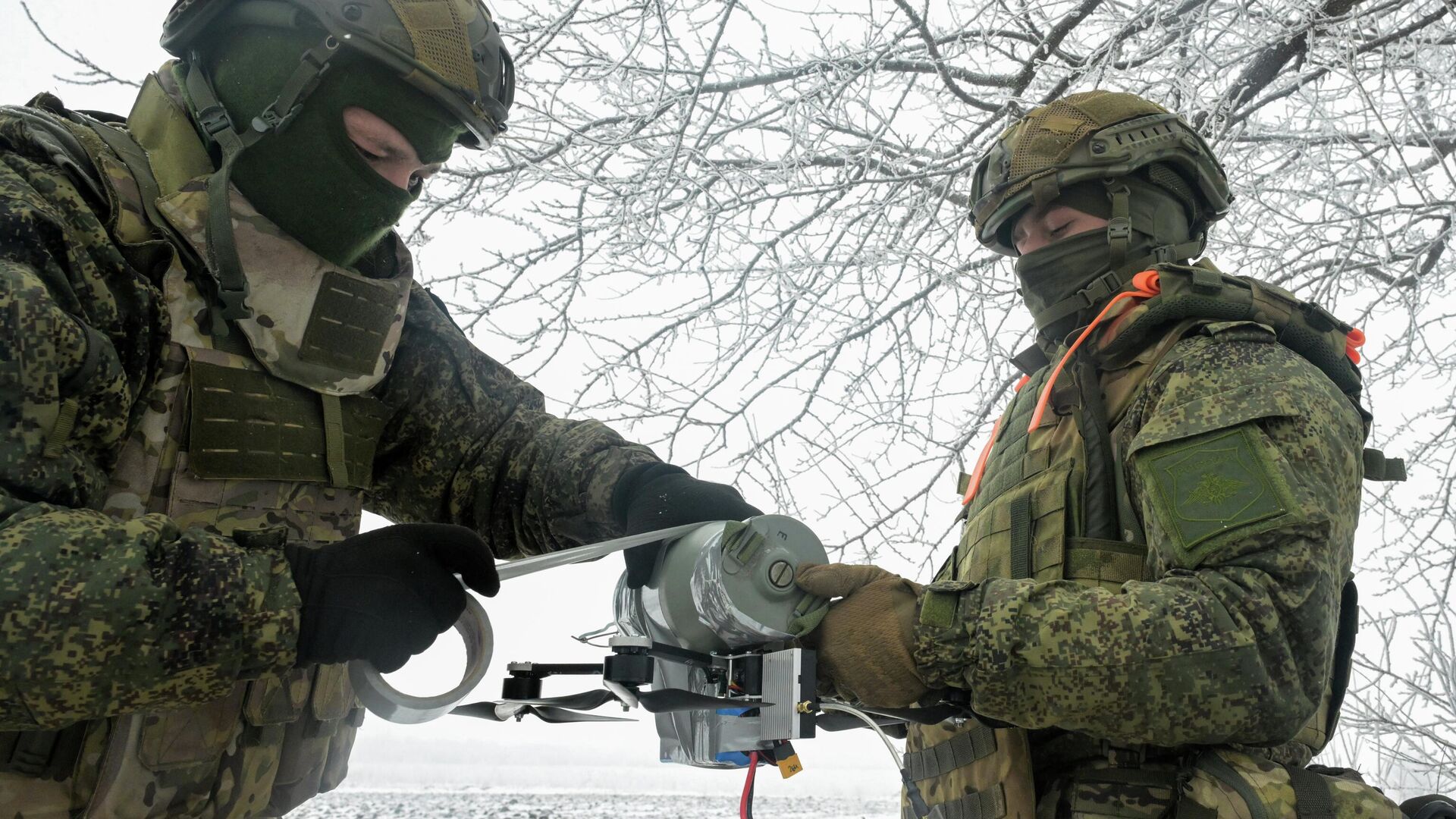 Боевая подготовка операторов беспилотных систем Южной группировки войск на Константиновском направлении - РИА Новости, 1920, 30.01.2026