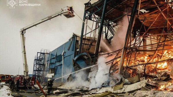 В пригороде Харькова горят склады врага