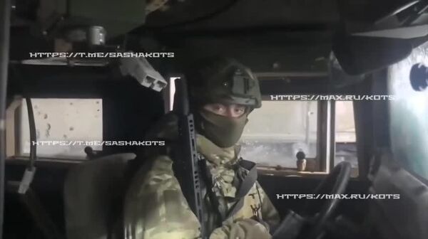 ‼ Морпехи угнали два Хамви и проехались по вражеским тылам — о необычной фронтовой истории рассказал военкор Александр Коц