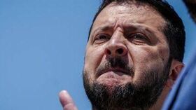 Зеленский в отчаянии и пытается избавиться от статуса «просроченного президента», пишет Junge Welt