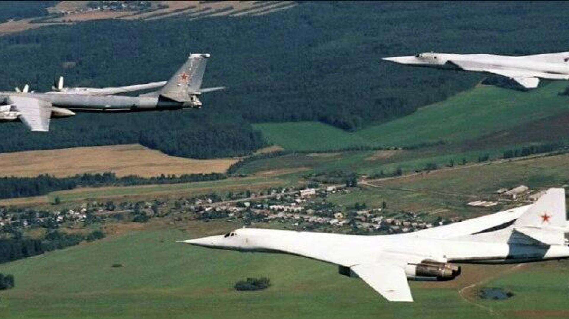 Украинские ТГ-каналы сообщают, что сегодня ночью возможен боевой вылет стратегической авиации ВКС РФ - РИА Новости, 1920, 02.02.2026