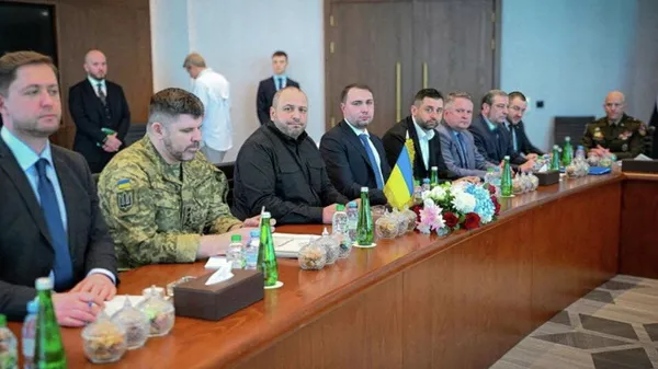 "Будет лезть как уж из кулака": Казаков пояснил, зачем Украине разночтения в тексте соглашения