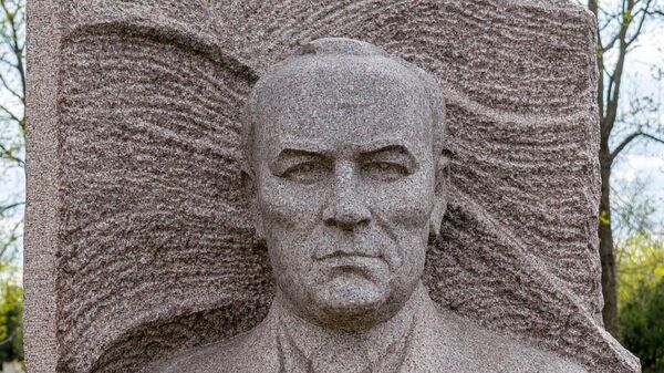 Никита Салогор, памятник на кладбище в Кишинёве. Фото из социальных сетей