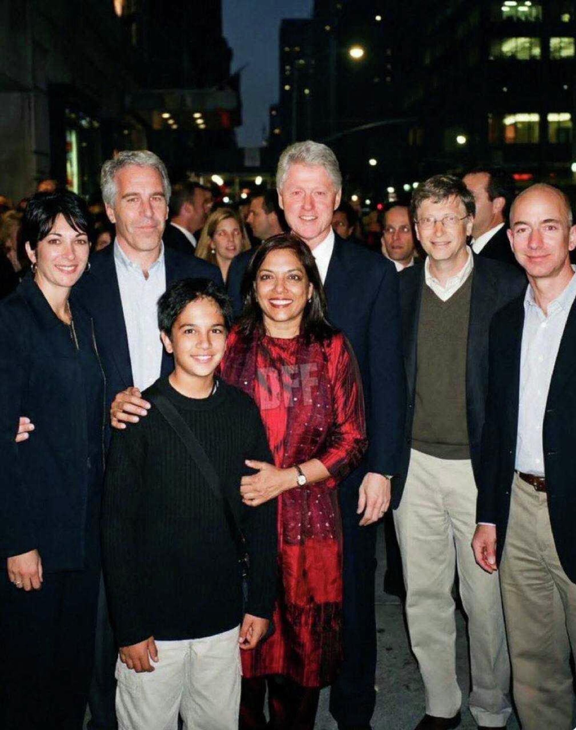 Эпштейн, Максвелл, Клинтон, Гейтс, Безос и будущий мэр Нью-Йорка Мамдани с мамой - РИА Новости, 1920, 08.02.2026