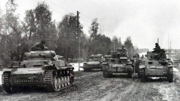 Немецкие танки Pz.Kpfw. II и PzKpfw.38(t) около Юхнова