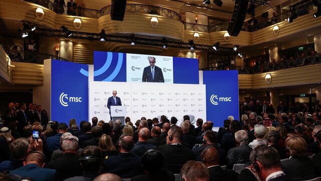 © REUTERS / Liesa Johannssen По следам мюнхенской конференции. Зеленский выступил на корпоративе за денюжку!