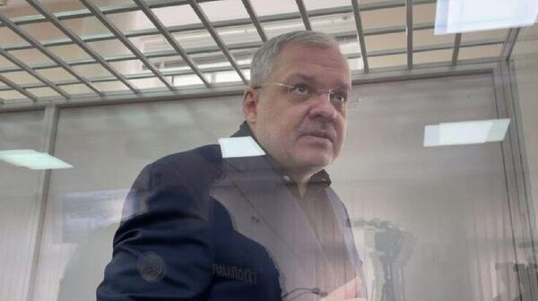 Оказалось, что Галущенко задержали, когда он ехал к ребёнку в Швейцарию