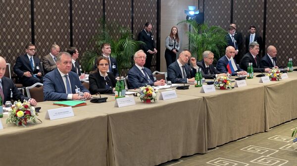 Контролировать Харьков, Днепропетровск и Одессу и не быть на крючке у США. Что нужно для мира на Украине