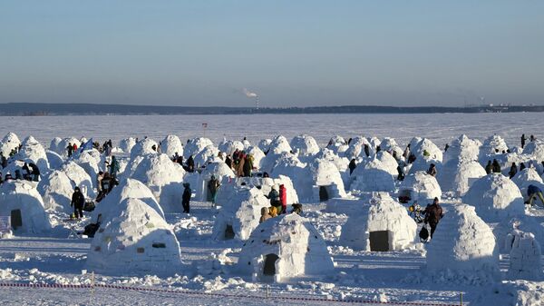 Фестиваль по строительству снежных хижин в Новосибирске