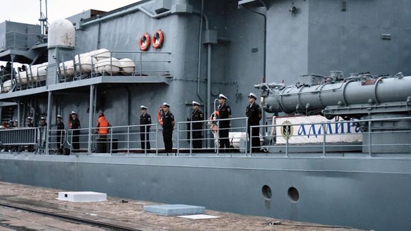 Заход кораблей Тихоокеанского флота в порт Циндао