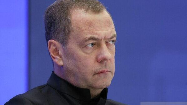 Дмитрий Медведев о планах Франции и Великобритании передать Украине ядерное оружие: