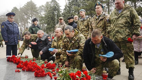 Празднование Дня защитника Отечества в городах России