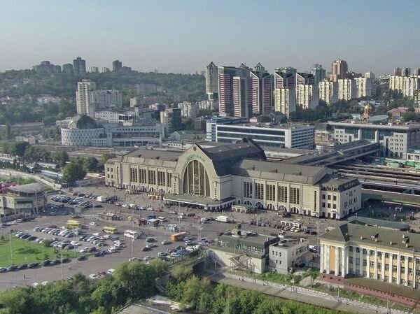 Центральный и Южный железнодорожные вокзалы в Киеве - современный вид