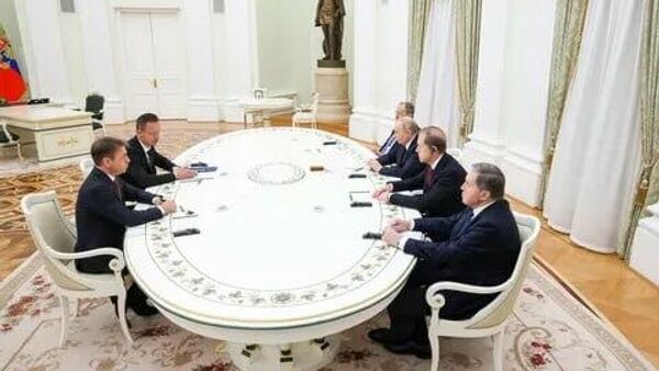 Президент России Владимир Путин принял в Кремле главу МИД Венгрии Петера Сийярто Президент России Владимир Путин принял в Кремле главу МИД Венгрии Петера Сийярто